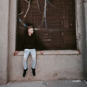 Meet your Posher, Connor